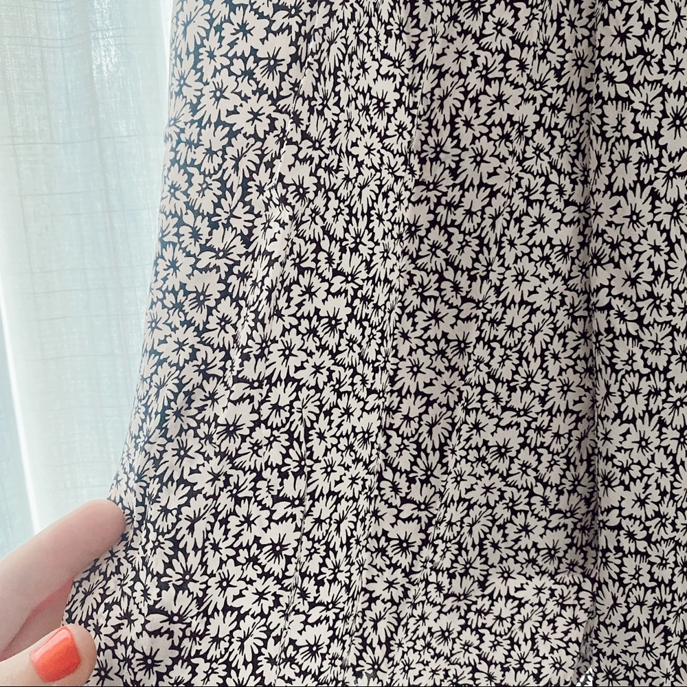 VINTAGE ditsy floral silk wrap midi skirt - Picture 7 of 8